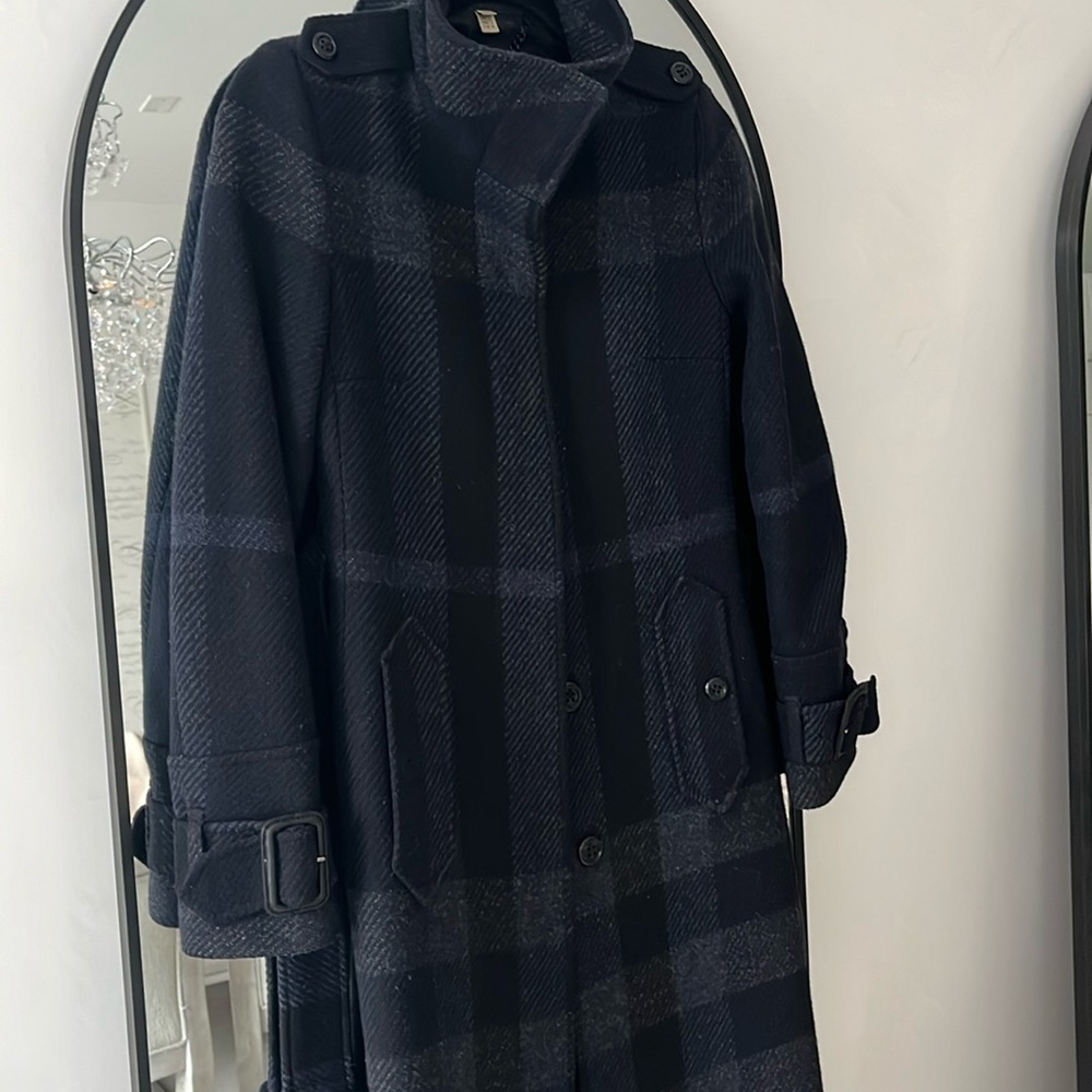 Authentic Burberry 100% Wool Coat size 2 navy